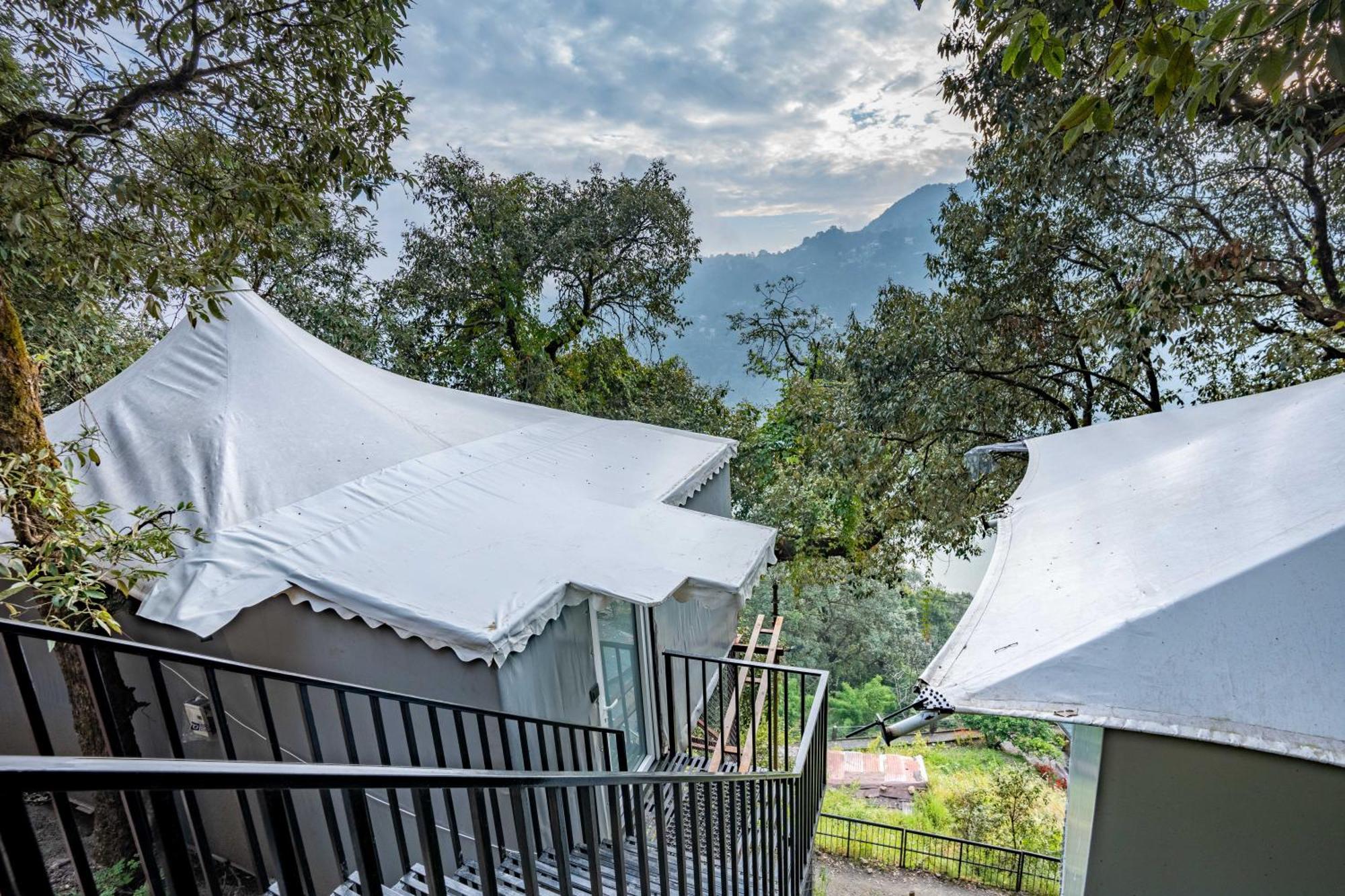 The Whispering Oaks Hotel Nainital Exterior photo